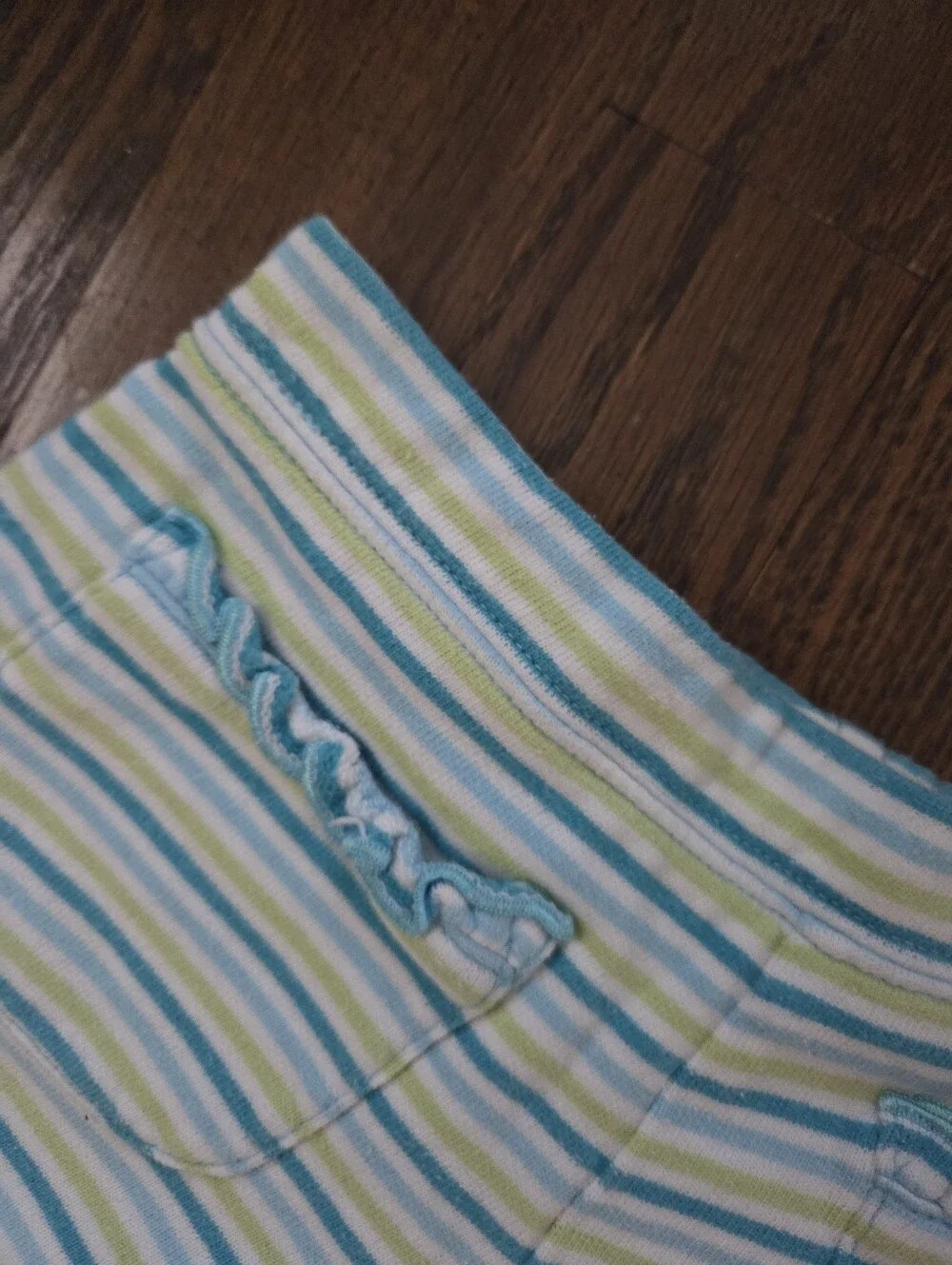 Gymboree Girls 4 Striped Knit Shorts